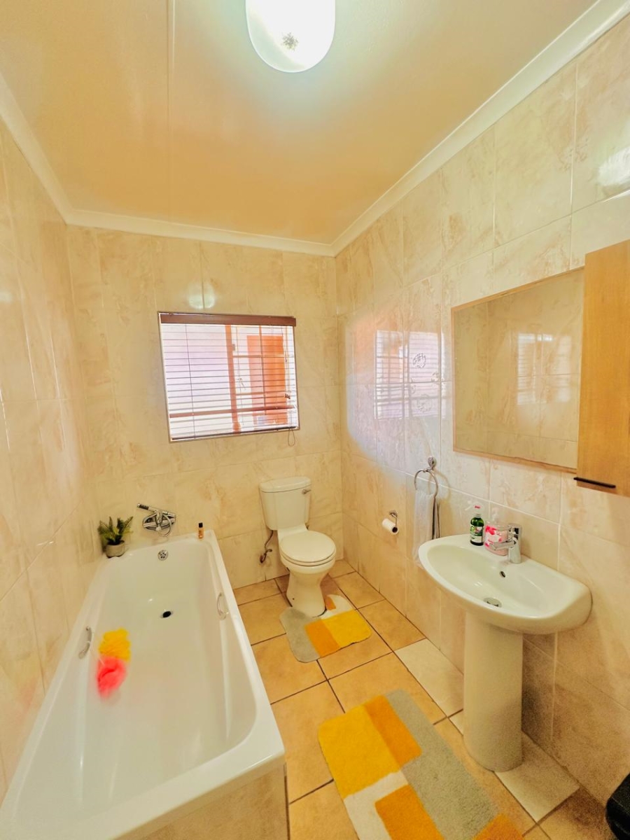 3 Bedroom Property for Sale in Waterval East North West